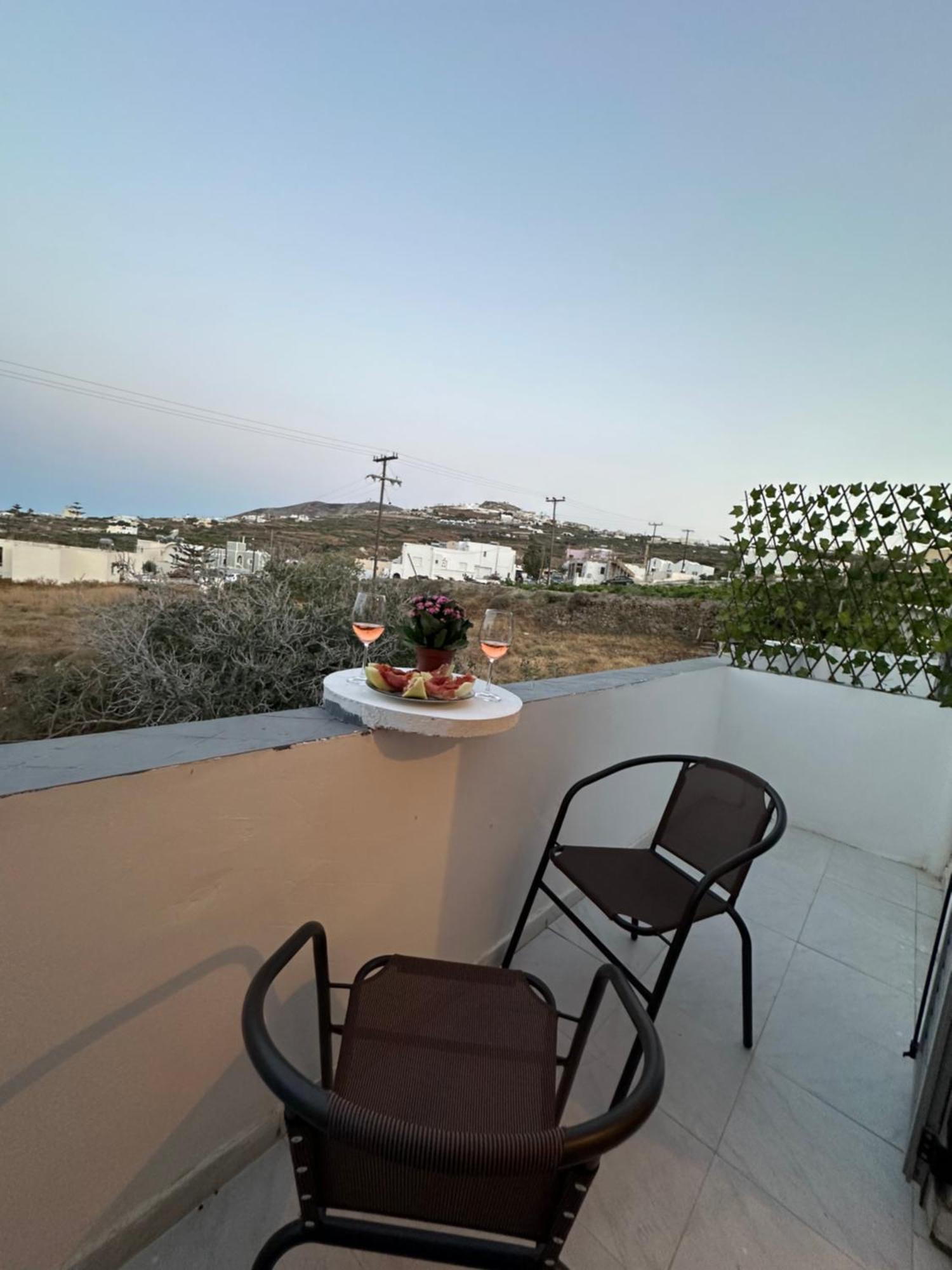 Nicole Rooms Santorini Vóthon Exterior foto